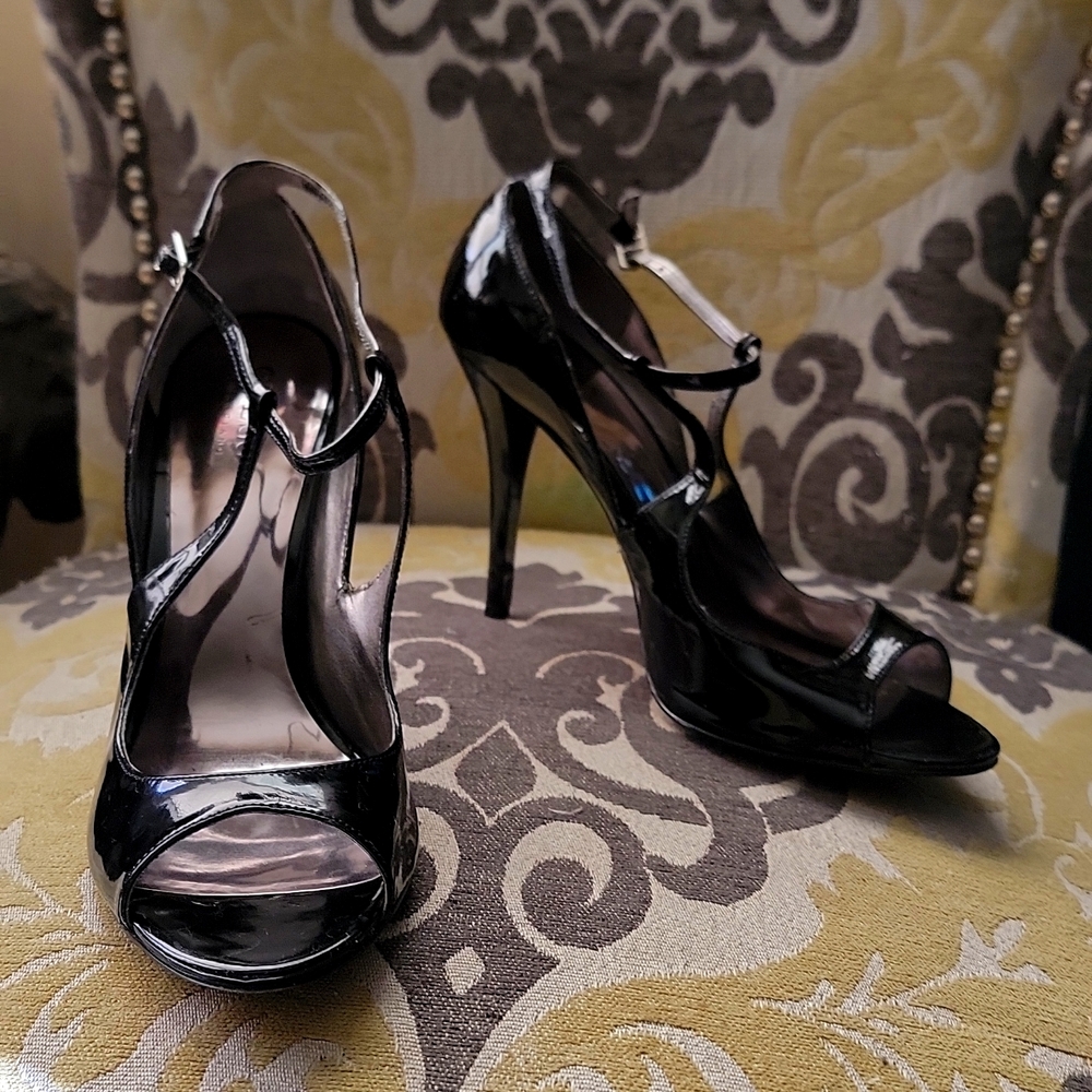 Guess Black Patent Classic heels